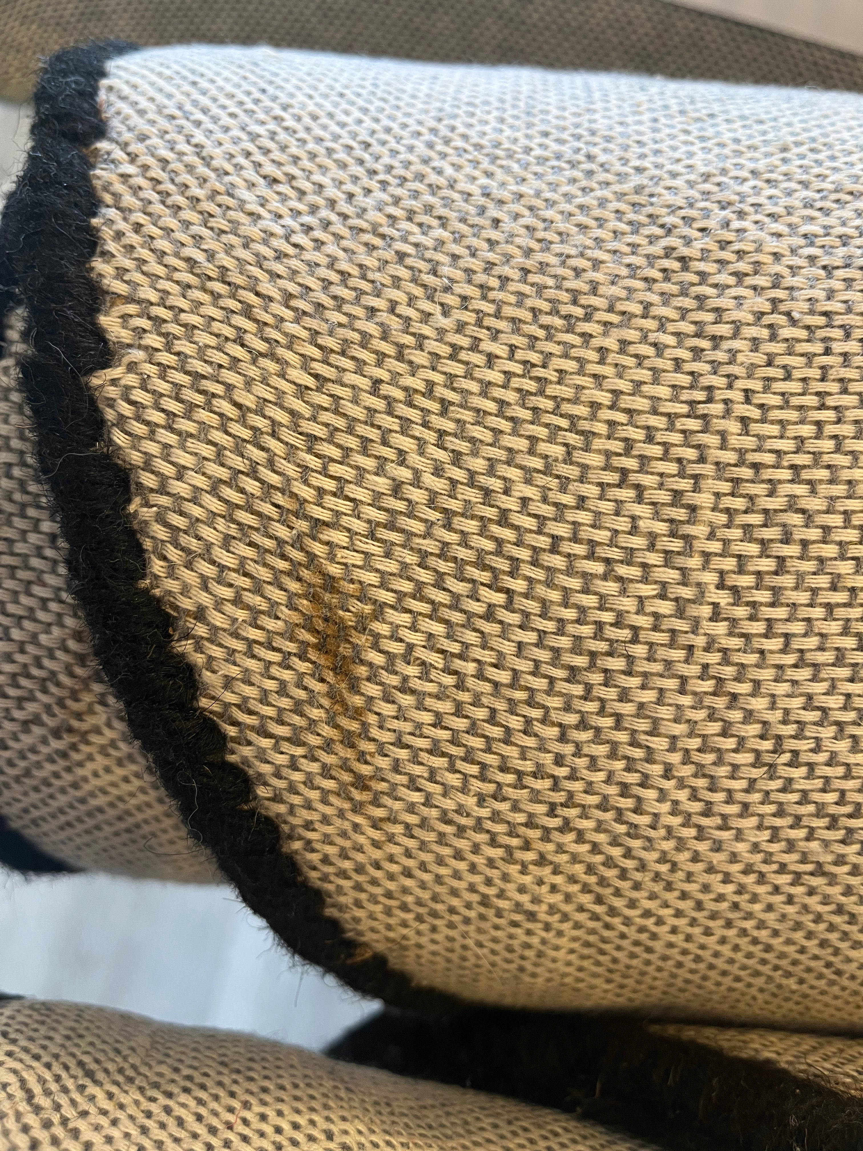 Imperfect - Leda Swan Rug